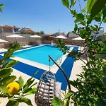 Oezguem Apart-hotel