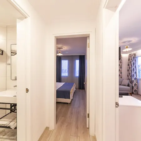 Aparthotel Oezguem 4*