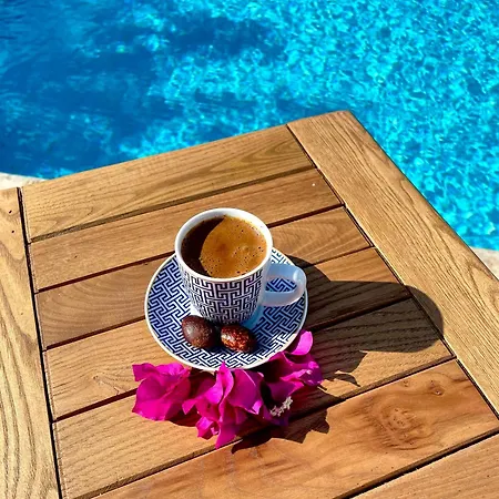 Oezguem شقة فندقية 4*