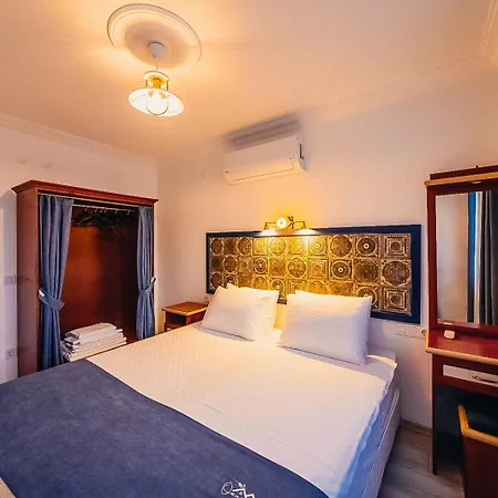 Oezguem Aparthotel 4*