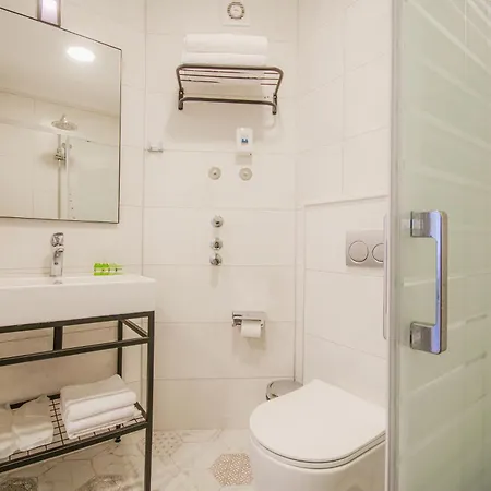 Oezguem 4* داتْشا