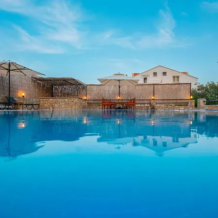 Apart Otel özgüm 4*