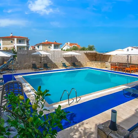 Oezguem شقة فندقية 4*