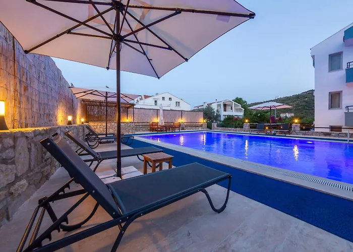 özgüm Apart Otel 4*