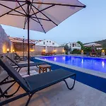 Oezguem Appart hôtel 4*
