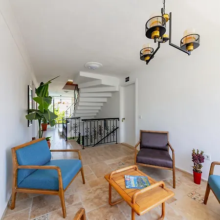 Oezguem Aparthotel 4*