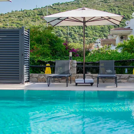 Aparthotel Oezguem 4*