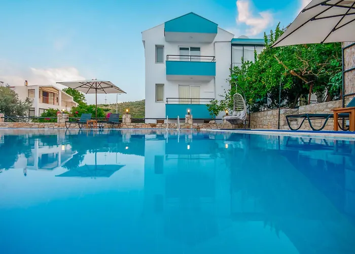 Oezguem Apart-hotel 4*